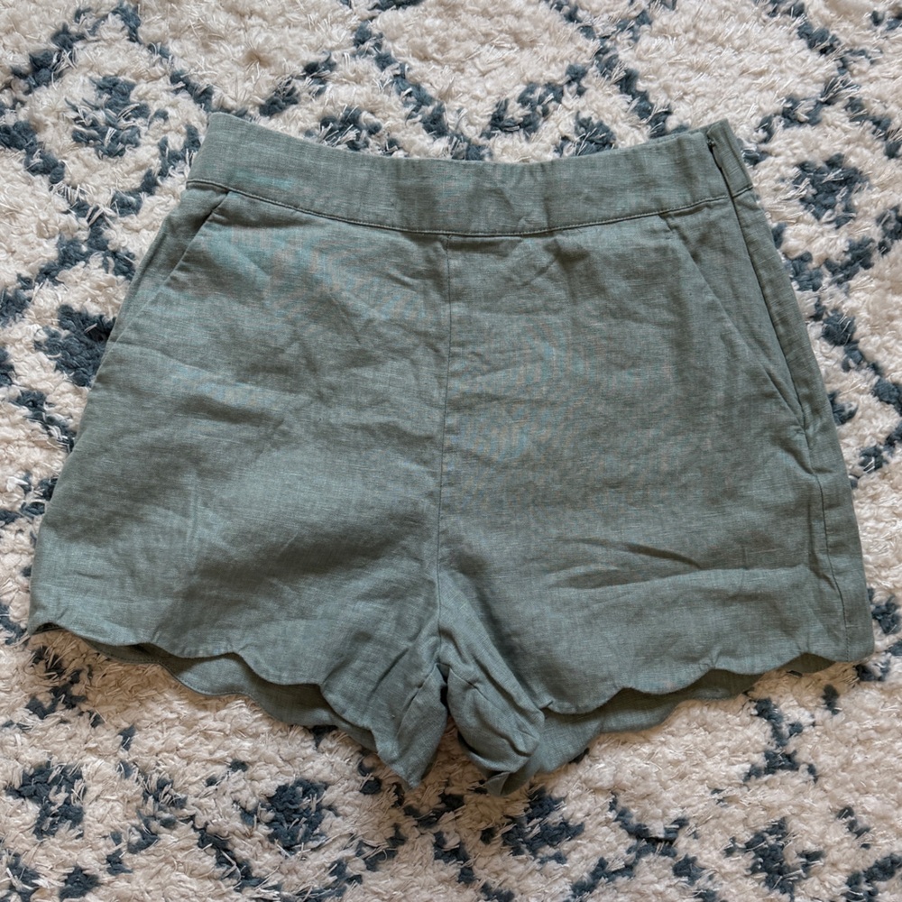Abercrombie Premium Linen Scallop-Hem Tailored Short